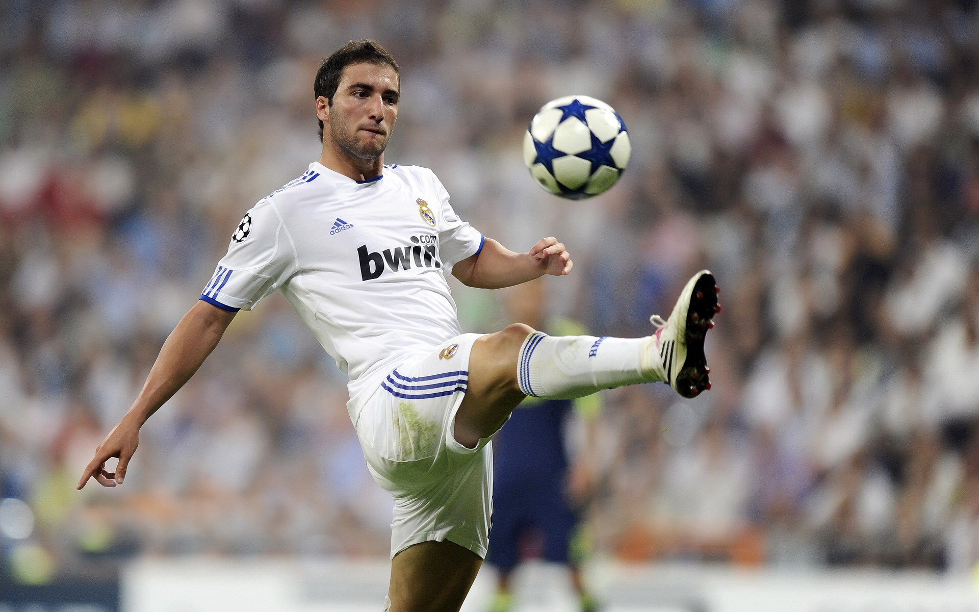 梅赛德斯实力崛起,迎头赶上的策略,梅赛德斯这个人